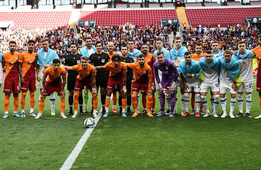 Barış için oynadılar! Galatasaray dostluk maçında Dinamo Kiev'e kaybetti