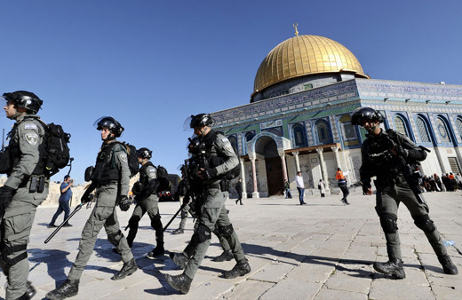 İsrail polisi Ramazan dinlemedi Mescid-i Aksa'ya baskın düzenledi