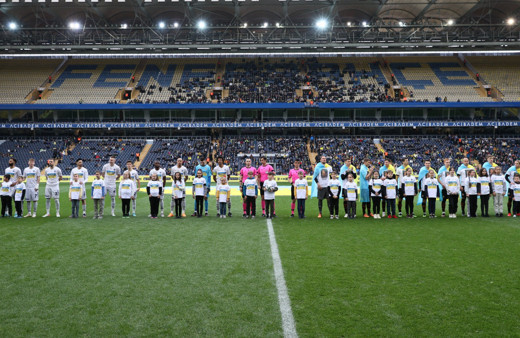 Fenerbahçe ile Shakhtar Donetsk barış için oynadı! Kanarya tek golle kazandı