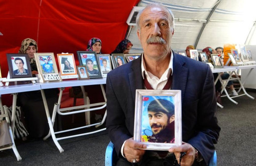 Evlat nöbetindeki baba: Onlar bizi yaktılar biz de onları yakacağız