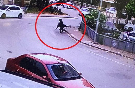 Adana'da kapkaççı dehşeti! Yerde sürüklediği kadının bacağını kırdı