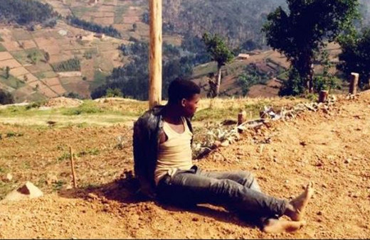 2 işçisini ağaca bağlayıp kırbaçladı Çinli iş adamına ibretlik ceza