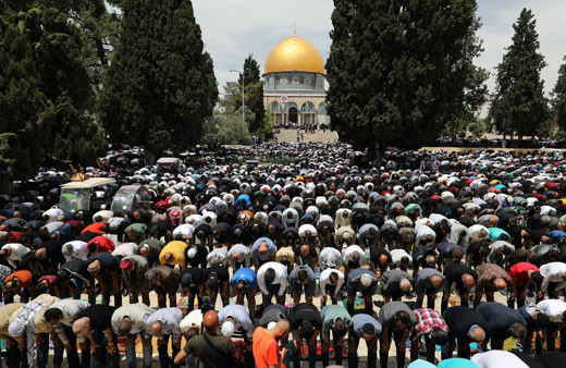 İsrail Mescid-i Aksa'da cuma namazı sonrası yine müdahale etti