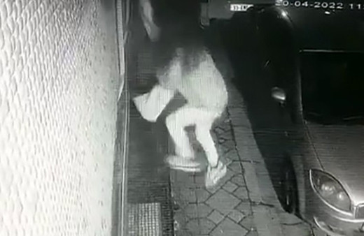 İstanbul'da şaşkına çeviren olay! Kameraya izleyince şok oldu: Genç kız balkondaki...