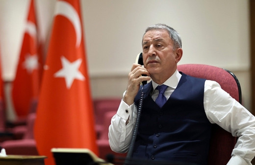 Milli Savunma Bakanı Hulusi Akar Ukraynalı mevkidaşı Reznikov ile telefonda görüştü