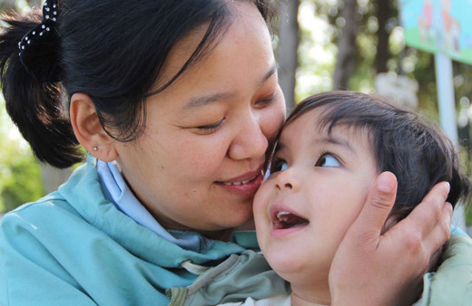 Doktor anne kızı için gözyaşları için yardım istedi! Sokkakta kaldılar