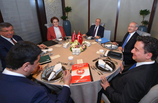 6'lı Masa'da 'böcek' alarmı! 'Kozmik Oda'da toplanacaklar giriş çıkış yasaklandı