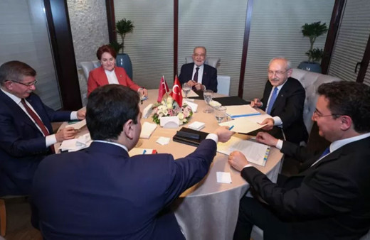 6'lı Masa Turgut Özal'ın makamında toplandı! 6 saat sonra 'Kriz yok, yola devam' denildi