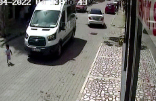 Oyun oynarken aniden yola fırladı! Çok acı haber