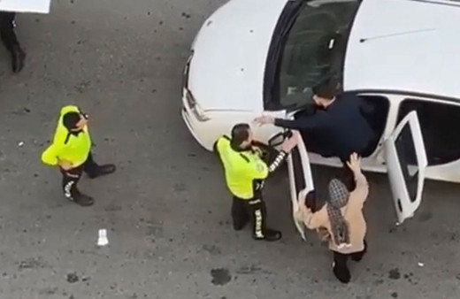 Ceza yazan trafik polisine şok tehdit! 'Seni aldıracağım gel teke tek çıkalım'