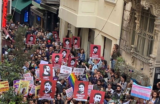 Taksim'de Gezi Davası protestosunda çok sayıda kişi gözaltına alındı