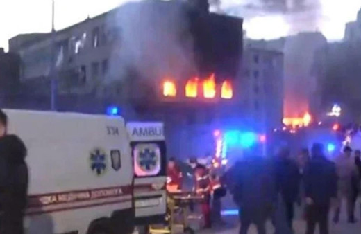 Rusya, Kiev'de bir apartmanı hava saldırısıyla vurdu