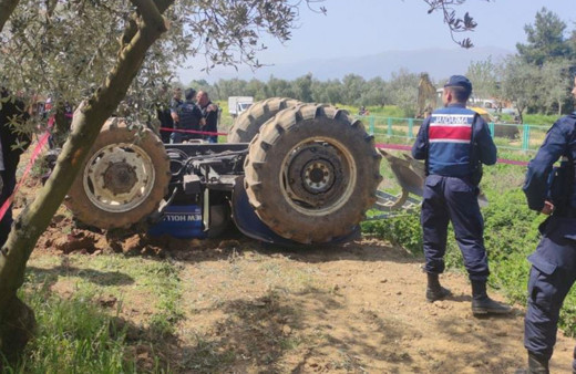 Bursa'da sürücü devrilen traktörün altında can verdi