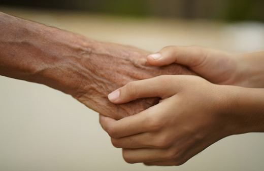 Uzman isimden bayramlaşma uyarısı! El öpme olmalı mı?