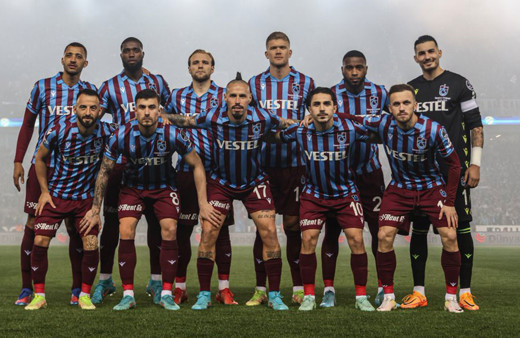 Trabzonspor şampiyonluğa böyle yürüdü! 27 hafta liderliği hiç bırakmadı 419 gün yenilmedi