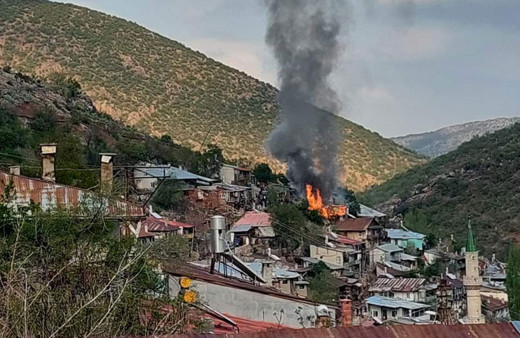 Konya'da yangın faciası! Tandırdan çıkan yangın evi çökertti, anne ile özürlü oğlu öldü