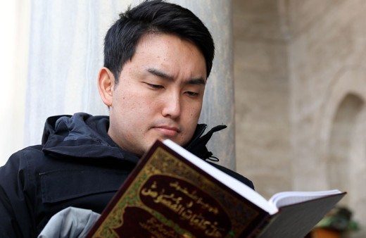 Müslüman olan Japon akademisyen, İslam dinini tanıtmak istiyor