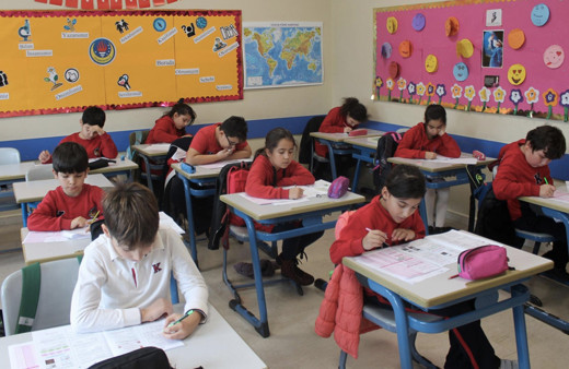 Yarın okul var mı 5 Mayıs okullar açık mı MEB tatil açıklaması