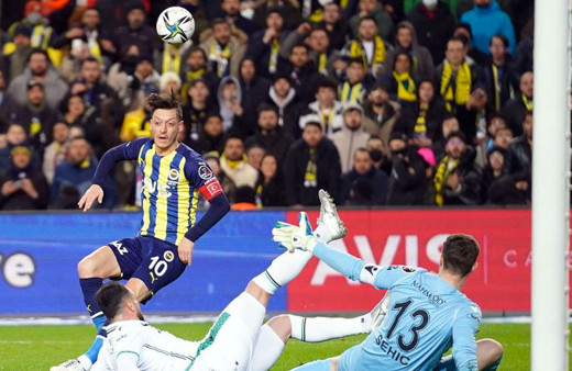 Mesut Özil iddiası imzayı resmen atıyor Fenerbahçe kadro dışı bırakmıştı