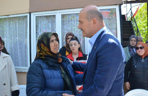 Bakan Soylu’dan Yalovalı şehidin ailesine ziyaret