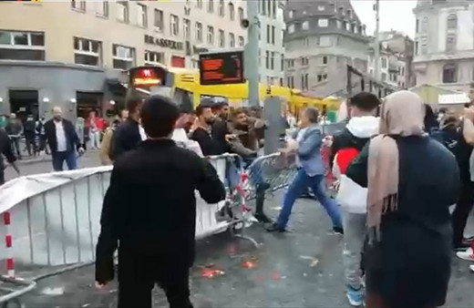  İsviçre'de PKK yandaşları, 23 Nisan Festivali'ne katılan Türk vatandaşlarına saldırdı