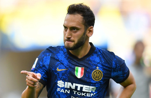 Futbolcu Hakan Çalhanoğlu'ndan 2,5 milyon liralık izinsiz fotoğraf davası