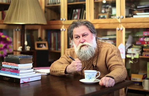 Ali Nesin kimdir kaç yaşında Ali Nesin babası ve annesi kimdir?