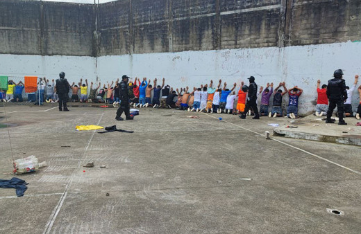 Ekvador’da hapishanede kavga çıktı! İki çete arasındaki kavgada 43 kişi hayatını kaybetti