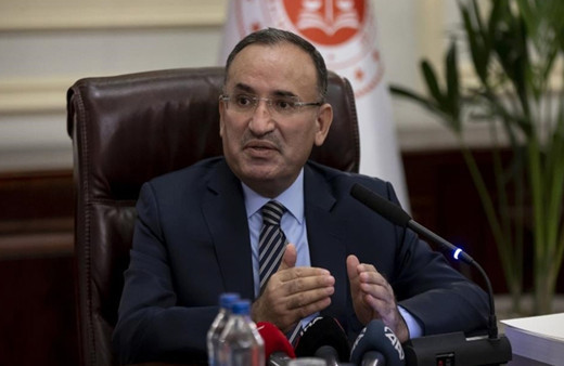 Adalet Bakanı Bekir Bozdağ duyurdu! Şimdi yandılar stokçuluğa hapis cezası artırılıyor!