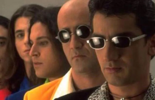 Neden gözlük taktığını yıllar sonra anlattı! Ayna solisti Erhan Güleryüz'ün son halini gören tanıyamadı