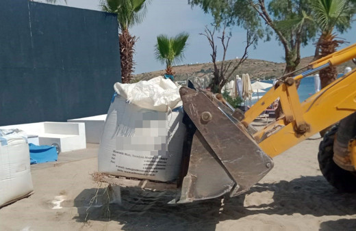 Bodrum Belediyesi engelledi! Sahile dökeceklerdi çuvallar içinde geri gönderildi