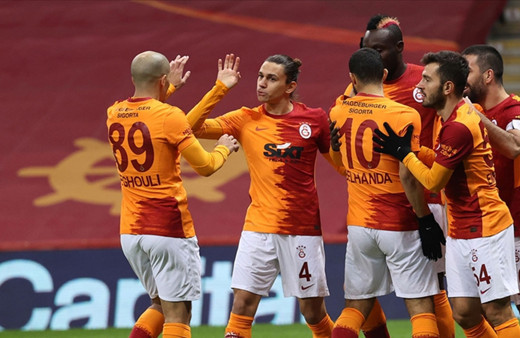 Galatasaray'da isimler netleşti 8 oyuncu ayrılıyor! Arda Turan'dan flaş karar