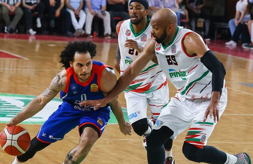Pınar Karşıyaka, Anadolu Efes karşısında pes etmedi son maç ertelendi