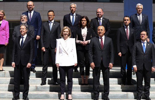 Dışişleri Bakanı Mevlüt Çavuşoğlu, NATO'da yüzlerine söyledi: PKK'ya destek veren NATO üyesi olamaz