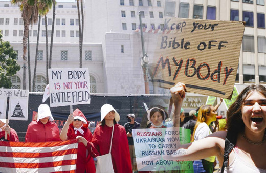 ABD 50 yıllık kürtaj serbestliğini kaldırıyor kadınlar sokağa döküldü: Benim bedenim sloganları