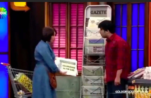 Güldür Güldür tuvalet kağıdı skeci de olay oldu! Ali Sunal TT listesine girdi