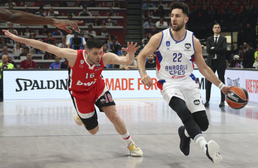 Olympiakos'u son saniyede deviren Anadolu Efes finale yükseldi