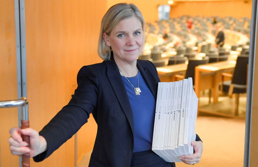 Türkiye'nin NATO üyeliğini veto ettiği İsveç hükümetine PKK'lı milletvekili şok yaşattı.