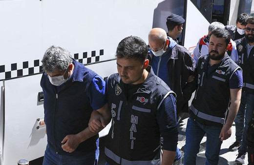 Kadıköy Belediyesindeki rüşvet operasyonunda 32 kişi tutuklandı