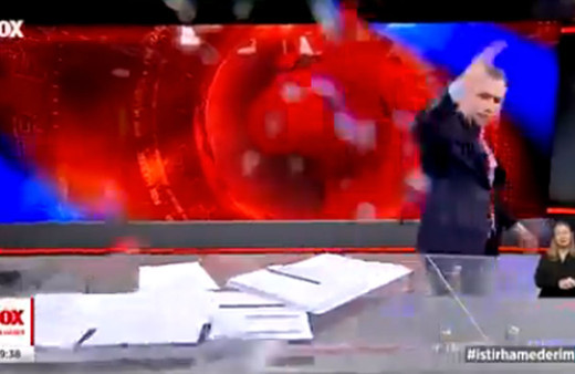 Ahmet Hakan'dan kameraya bardak fırlatan Selçuk Tepeli'ye 'artistlik' tepkisi