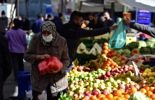 Yarı yarıya ucuzlayacak! Sebze ve meyvede fiyatların düşeceği tarih belli oldu
