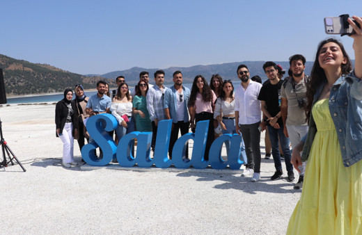 Salda Gölü'ne ziyaretçi sınırı geldi! Seyir terasından izlenebilecek