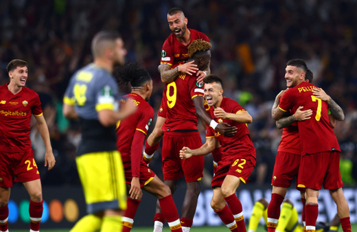 UEFA Konferans Ligi'nin ilk şampiyonu Feyenoord'u deviren Roma oldu! Mourinho tarihe geçti
