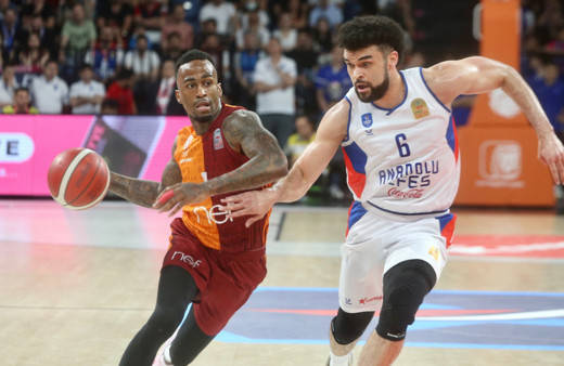Galatasaray fırtına gibi esti! Anadolu Efes'i ilk maçta dağıttı