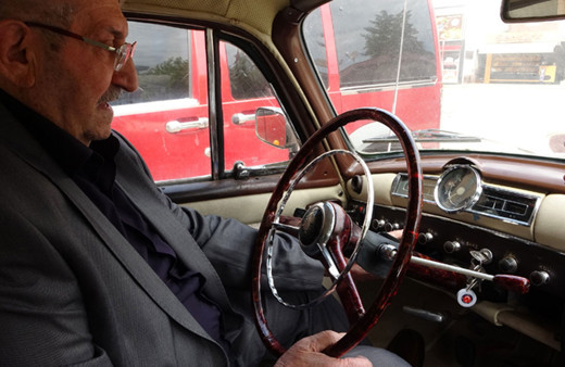 1959 model Mercedes'i 25 sene sonra garajdan çıkardı talipliler sıraya girdi