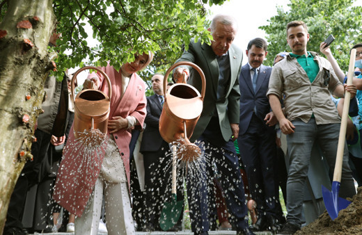 İstanbul nefes alacak! Atatürk Havalimanı Millet Bahçesi'ne ilk fidanı Cumhurbaşkanı Erdoğan dikti
