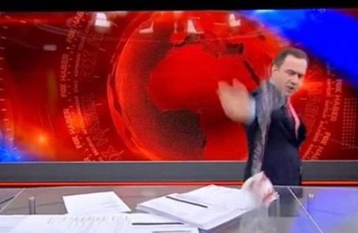 RTÜK'ten FOX TV'ye Selçuk Tepeli cezası! Canlı yayında bardak fırlatmıştı