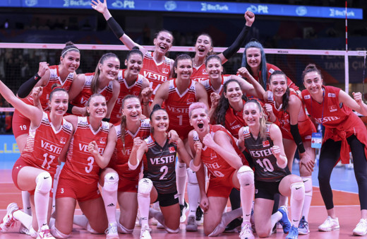 Filenin Sultanları galibiyetle başladı! İtalya'ya set vermedik