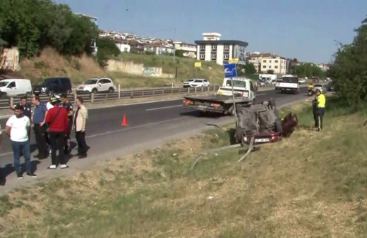Büyükçekmece'de otomobil öğrencilerin arasına daldı! Ölü ve yaralılar var