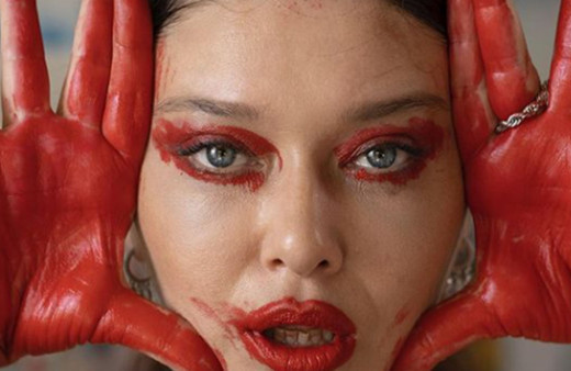 Nurgül Yeşilçay o dergiye fena kafayı taktı! Testosterondan okunmuyor…